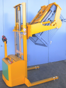 Elektro-Hochhubwagen mit Gitterboxen-Kipper